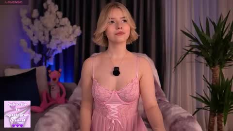 Snapshot of joice_queen chatting on November 2025 03:59:02 AM Paula online show from November 2025 03:59:02 AM