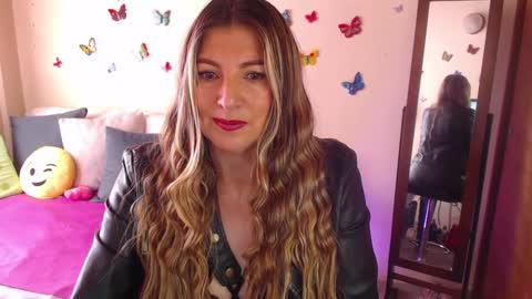 Jolie Mature online show from January 2025 02:30:02 PM