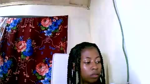 joliekah27 online show from January 2025 05:37:01 PM