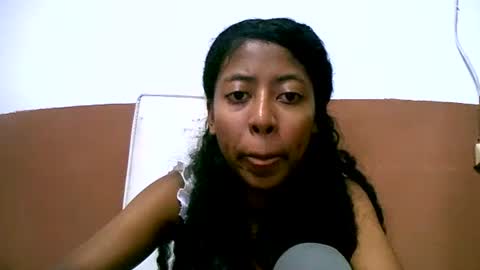 joliekah27 online show from February 2025 07:00:01 PM