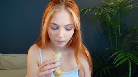 Snapshot of jolly_bean chatting on January 2025 05:40:01 AM Polly online show from January 2025 05:40:01 AM