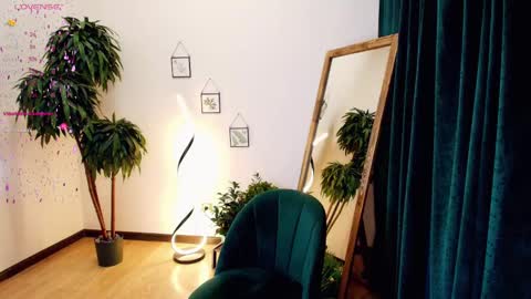 Snapshot of jolly_bean chatting on February 2025 10:20:01 PM Polly online show from February 2025 10:20:01 PM