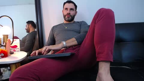  JONAS BEARD  online show from December 2024 10:52:01 PM