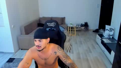 jonnyporn1 online show from October 2025 06:05:01 AM