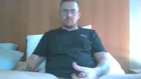 jonoy1995 online show from December 2024 04:12:02 AM