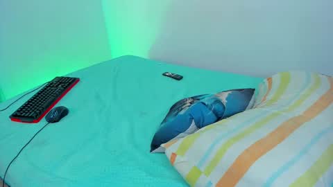 Snapshot of jordan_di31 chatting on December 2024 04:02:02 PM Jordn follow me on my soyjordanditri model account online show from December 2024 04:02:02 PM