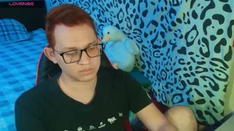Snapshot of josh_18cm chatting on October 2025 03:40:01 AM josh_18cm online show from October 2025 03:40:01 AM