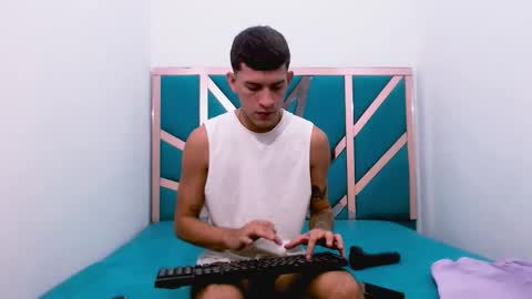 josue_linares online show from September 2025 07:38:01 PM
