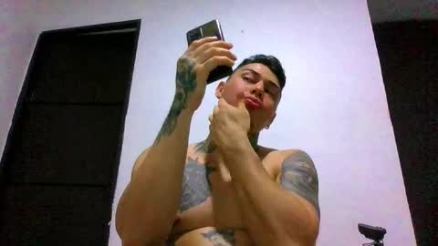 Snapshot of jq401055 chatting on December 2024 01:03:01 AM Jaxxx67 online show from December 2024 01:03:01 AM