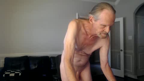 jtull52 online show from September 2025 06:12:02 PM