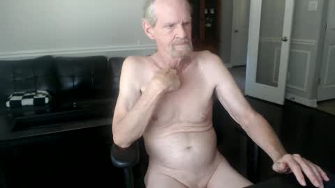 jtull52 online show from October 2025 07:34:01 PM