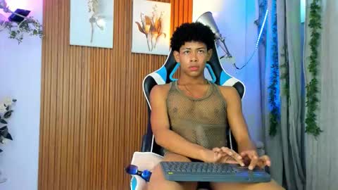 juan_contreras7 online show from September 2025 06:13:02 AM