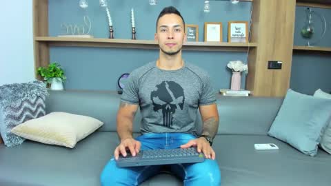 Snapshot of juan_muscle chatting on March 2025 01:10:02 AM juan_muscle online show from March 2025 01:10:02 AM