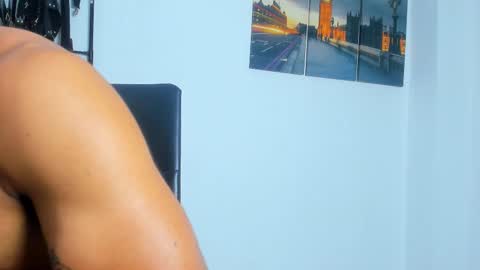 Snapshot of juanbladde chatting on October 2025 05:07:02 AM Juan Esteban online show from October 2025 05:07:02 AM