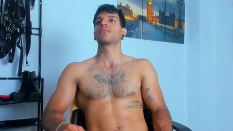 Snapshot of juanbladde chatting on October 2025 02:44:01 AM Juan Esteban online show from October 2025 02:44:01 AM