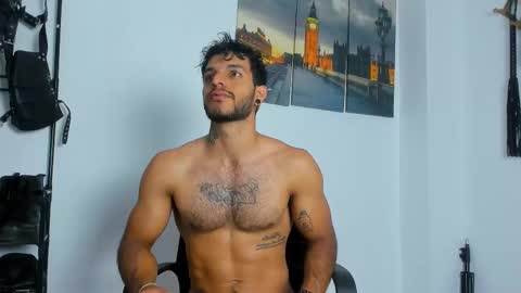 Snapshot of juanbladde chatting on November 2025 01:00:01 AM Juan Esteban online show from November 2025 01:00:01 AM