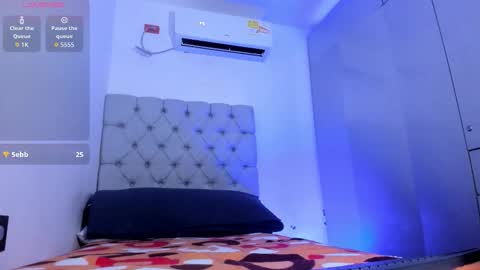 independent model online show from October 2025 05:08:02 AM