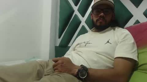 juanfe_style online show from September 2025 02:27:02 AM