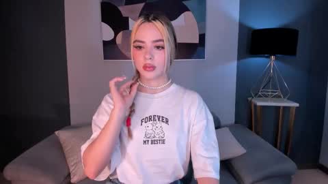 Juanita Clay online show from September 2025 12:26:01 PM