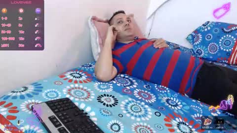 Snapshot of juanjo_hot03 chatting on October 2025 01:00:02 PM juanjo_hot03 online show from October 2025 01:00:02 PM