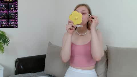 Snapshot of juicegirl340 chatting on November 2025 08:24:01 AM Lola fav pattern 357595250 online show from November 2025 08:24:01 AM