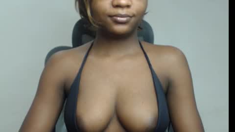 Snapshot of juicy_plumx chatting on October 2025 06:52:02 PM Wet Baddie online show from October 2025 06:52:02 PM