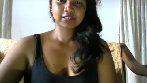 Snapshot of juicy_pretty chatting on October 2025 10:44:02 AM stellah online show from October 2025 10:44:02 AM