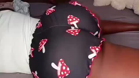 Snapshot of juicybooty_001 chatting on October 2025 05:02:02 AM Sweetass online show from October 2025 05:02:02 AM