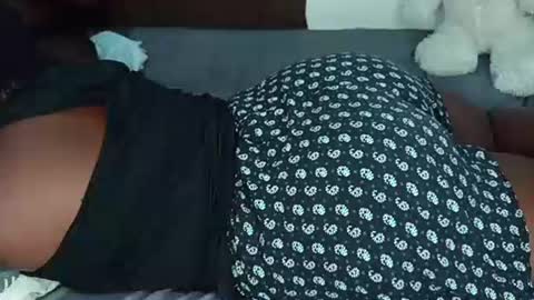 Snapshot of juicybooty_001 chatting on October 2025 03:59:02 AM Sweetass online show from October 2025 03:59:02 AM