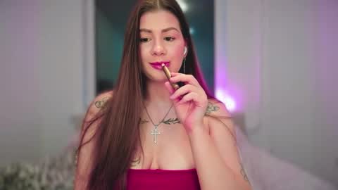 Snapshot of juicyhelenx chatting on November 2025 03:55:01 PM Elena online show from November 2025 03:55:01 PM