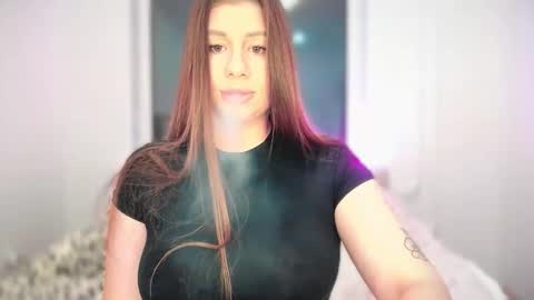 Snapshot of juicyhelenx chatting on November 2025 03:06:02 PM Elena online show from November 2025 03:06:02 PM