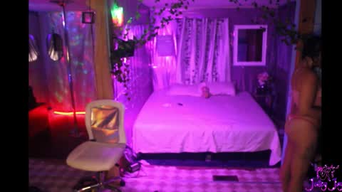 Snapshot of juicyjayxxx69 chatting on October 2025 04:10:02 AM juicyjayxxx69 online show from October 2025 04:10:02 AM