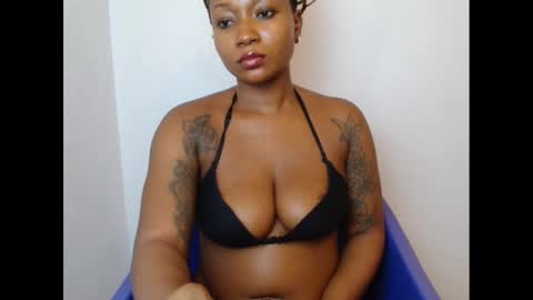 juicyxpink online show from February 2025 02:04:02 PM