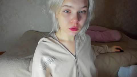 Anna online show from September 2025 09:31:02 PM