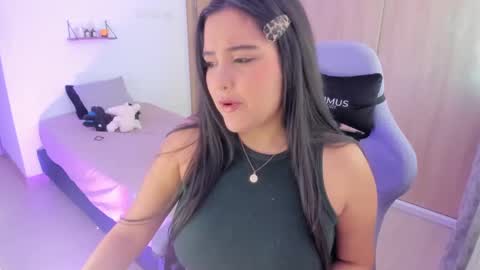 Snapshot of juli_santos_22 chatting on December 2024 12:45:02 PM juli_santos_22 online show from December 2024 12:45:02 PM