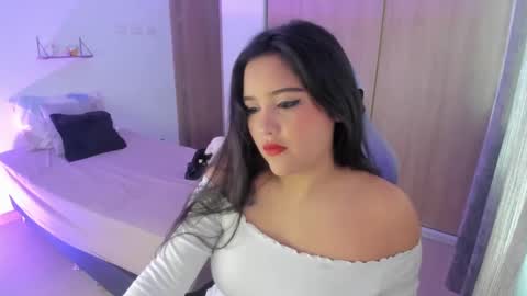 Snapshot of juli_santos_22 chatting on January 2025 12:30:01 PM juli_santos_22 online show from January 2025 12:30:01 PM