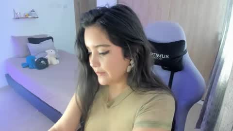 Snapshot of juli_santos_22 chatting on January 2025 04:48:01 PM juli_santos_22 online show from January 2025 04:48:01 PM