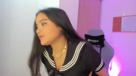 Snapshot of juli_santos_22 chatting on January 2025 12:58:02 PM juli_santos_22 online show from January 2025 12:58:02 PM