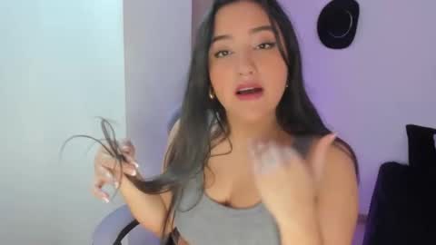 Snapshot of juli_santos_22 chatting on February 2025 03:08:01 PM juli_santos_22 online show from February 2025 03:08:01 PM