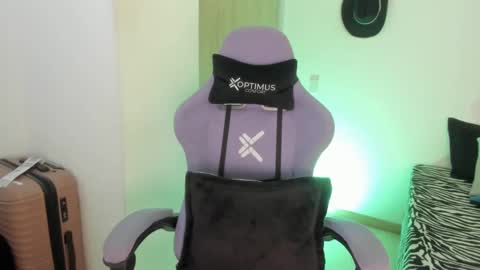 Snapshot of juli_santos_22 chatting on February 2025 01:13:02 PM juli_santos_22 online show from February 2025 01:13:02 PM