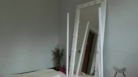 Snapshot of julia_giulia chatting on September 2025 12:40:01 PM julia_giulia online show from September 2025 12:40:01 PM