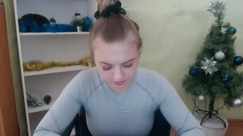 juliacrazy_ online show from December 2024 10:12:02 AM