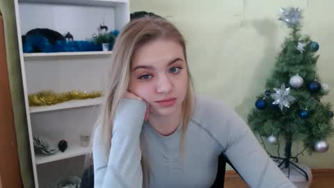 juliacrazy_ online show from January 2025 09:43:02 AM