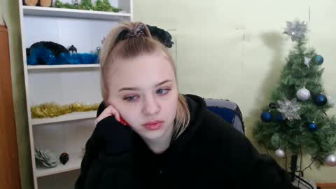 juliacrazy_ online show from January 2025 06:12:01 AM