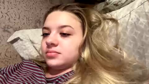 juliacrazy_ online show from February 2025 04:46:01 PM