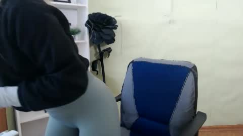 juliacrazy_ online show from February 2025 06:22:01 AM