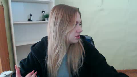 juliacrazy_ online show from February 2025 06:40:01 AM