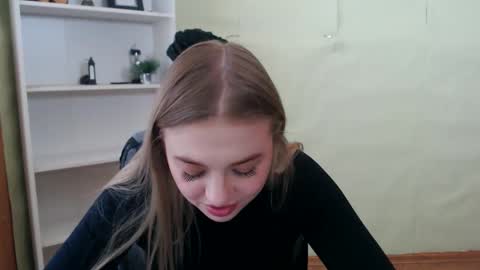 juliacrazy_ online show from February 2025 09:43:01 AM