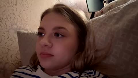 juliacrazy_ online show from March 2025 01:50:02 PM