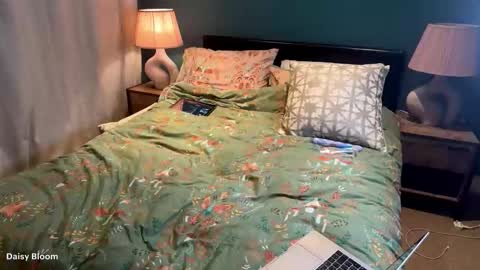 Snapshot of juliajonesss chatting on November 2025 05:37:02 PM itsjuliajones online show from November 2025 05:37:02 PM